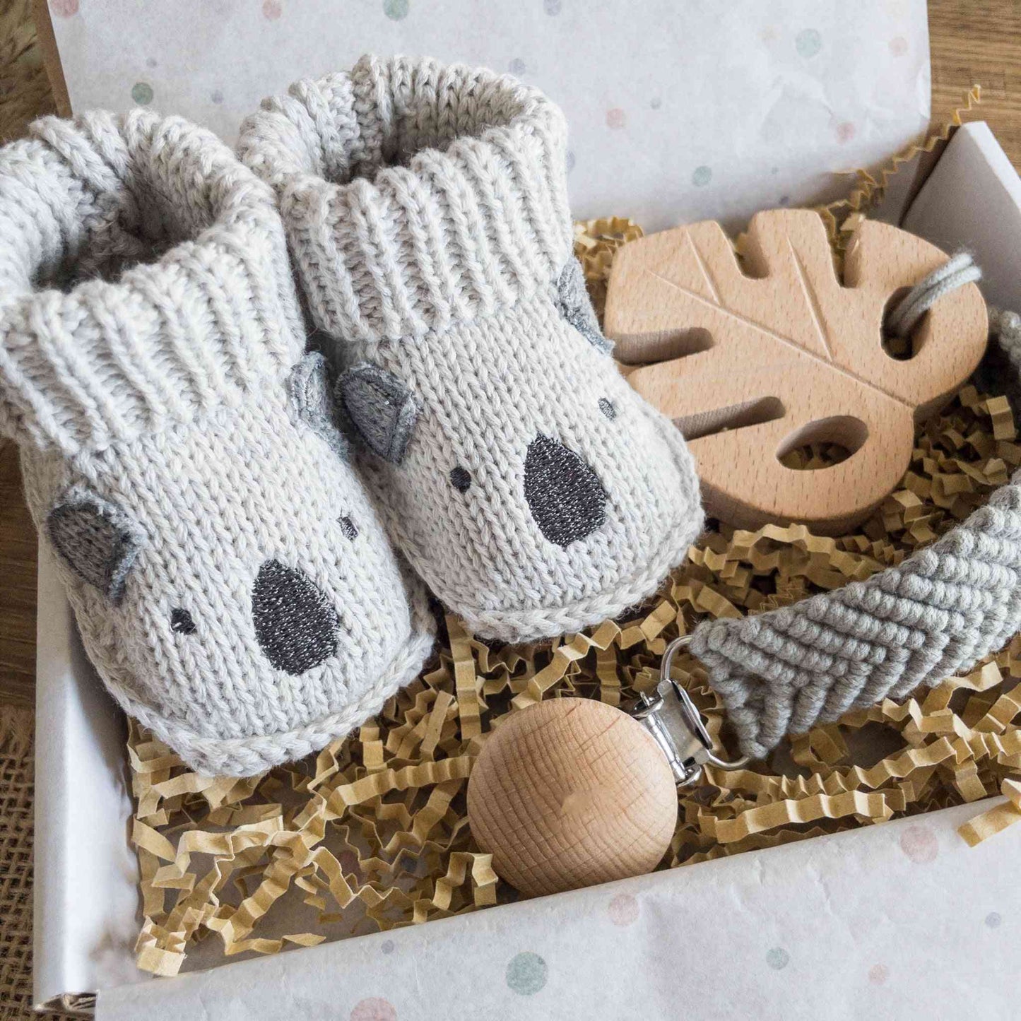 set regalo neonato a tema koala con calzine a maglia a forma di koala massaggiagengive in legno a forma di foglia e catenina clip ciuccio