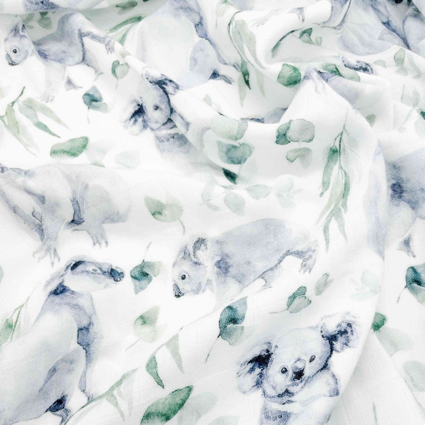 Set da 3 mussole neonato cotone e bambù con koala e foglie verdi, tessuto traspirante 50x55 cm ideale per neonati. Design dolce e naturale con eucalipto.