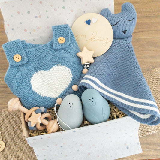 Scatola set regalo neonato con dou dou, pagliaccietto blu, orsetti per bagnetto, catenella clip ciuccio e sonaglio massaggiagengive