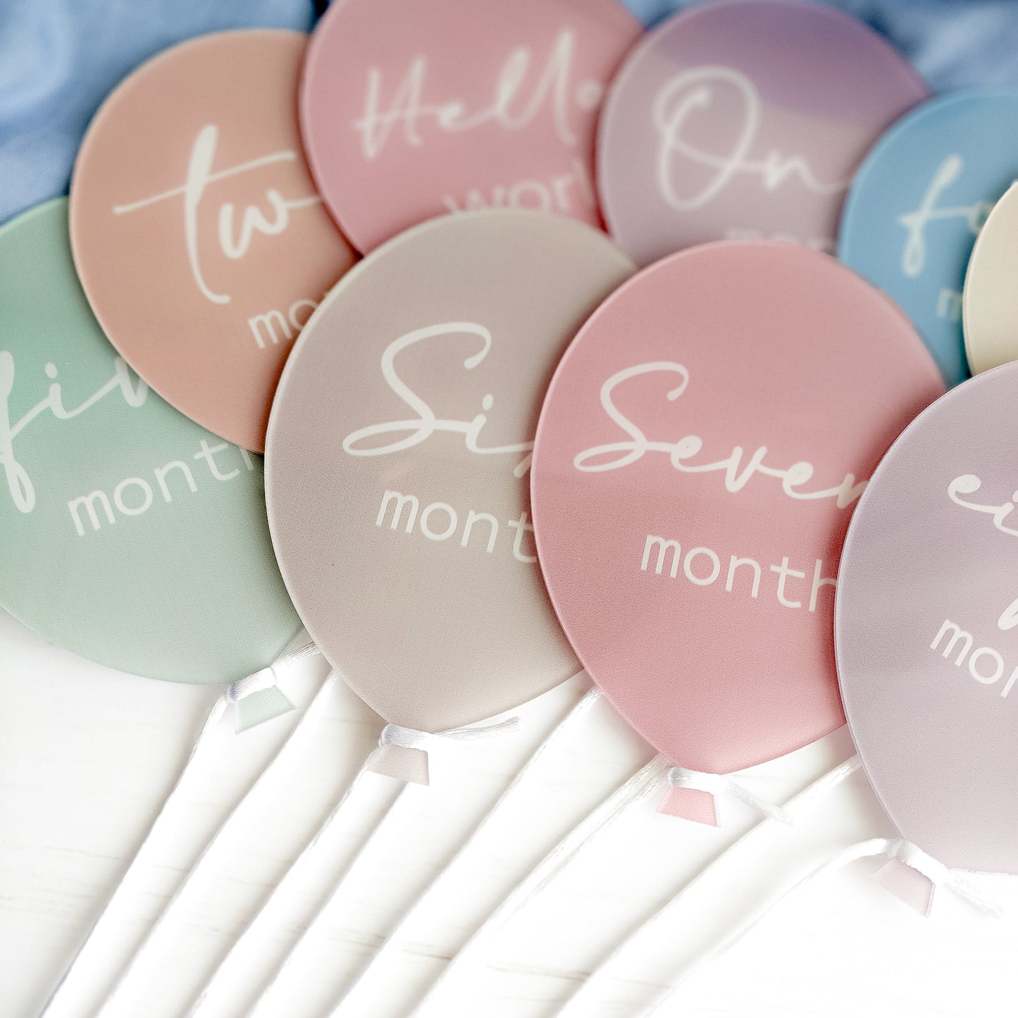 Palloncini complimese in acrilico per foto mensili