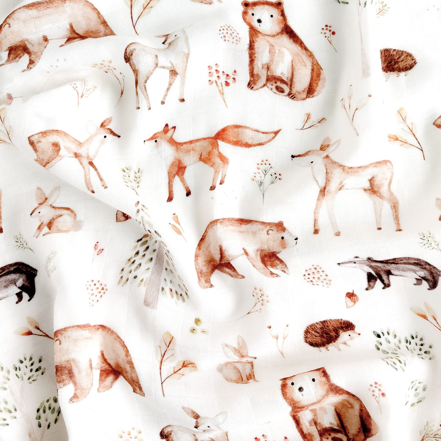 Mussole neonato in cotone e bambù con stampa di animali del bosco, colori neutri, morbida e avvolgente, ideale per fasciatura e gioco
