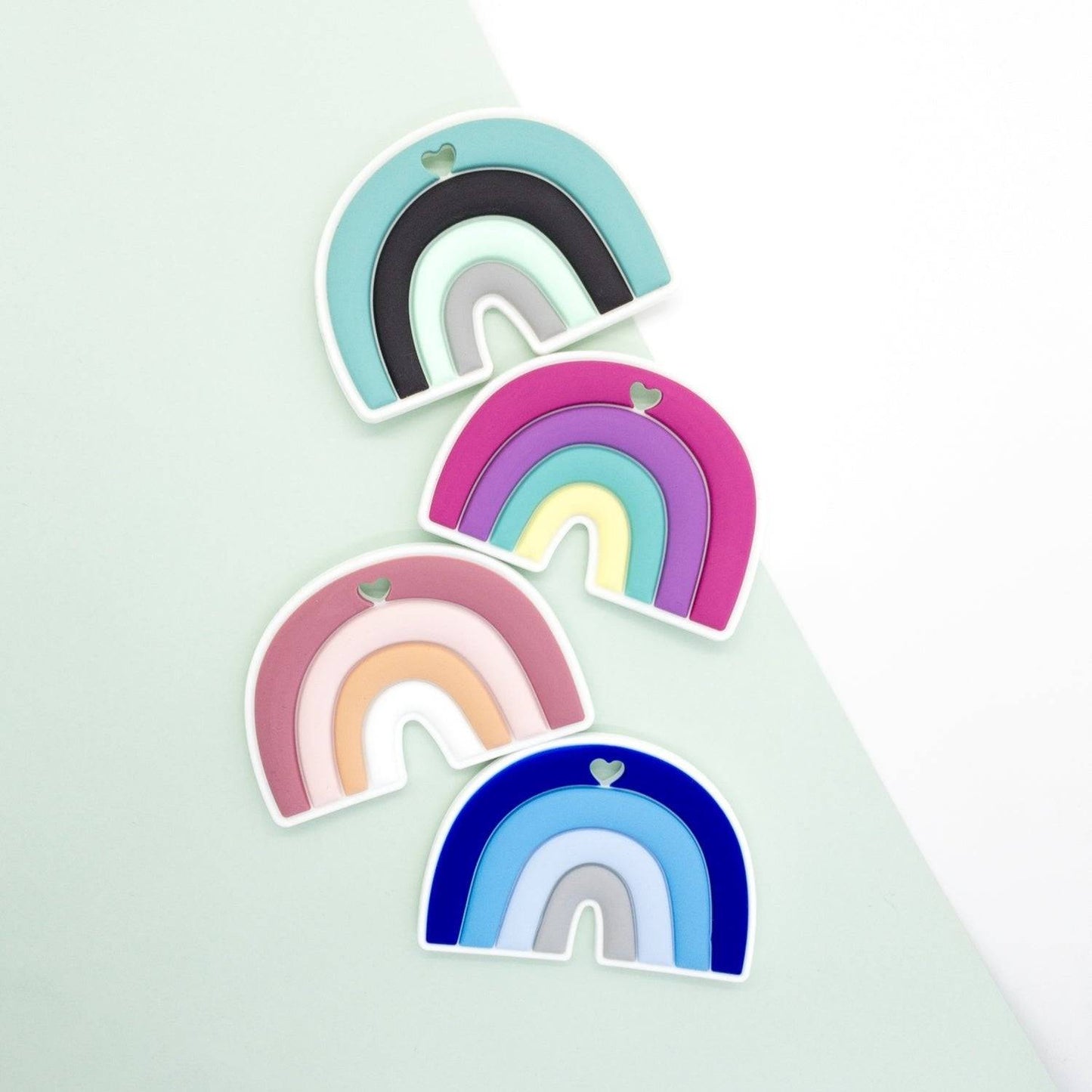 Massaggiagengive colorato a forma di arcobaleno, perfetto per neonati, realizzato in silicone morbido e sicuro