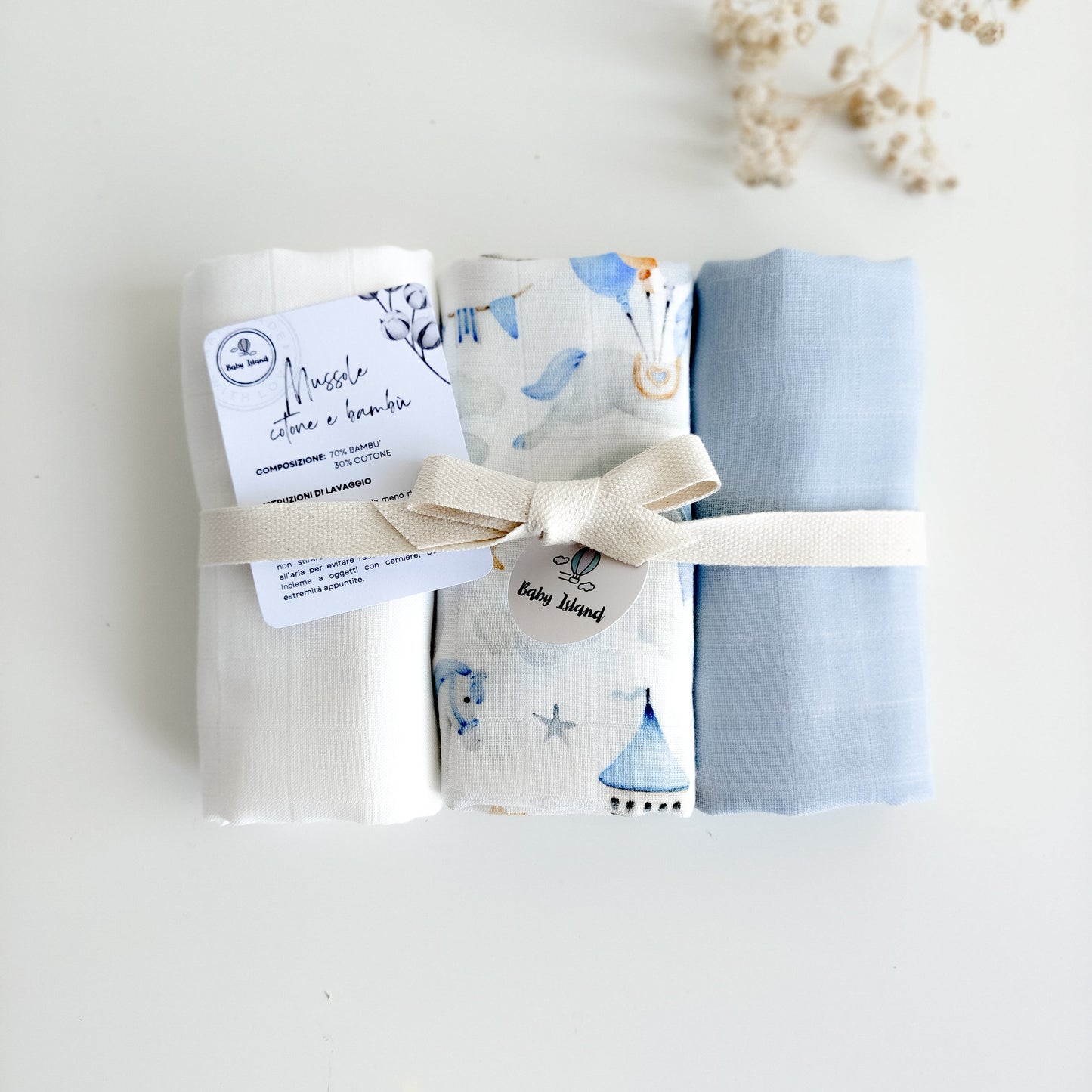 Mussole azzurre per neonato con unicorni, castelli, palloncini. Set da 3 composto da 1 mussola fantasia, 1 azzurra, 1 bianca formato 50x55