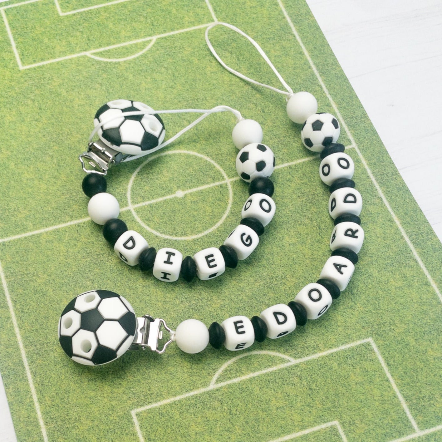 Catenella portaciuccio calcio juventus bianconera personalizzata con nome in silicone