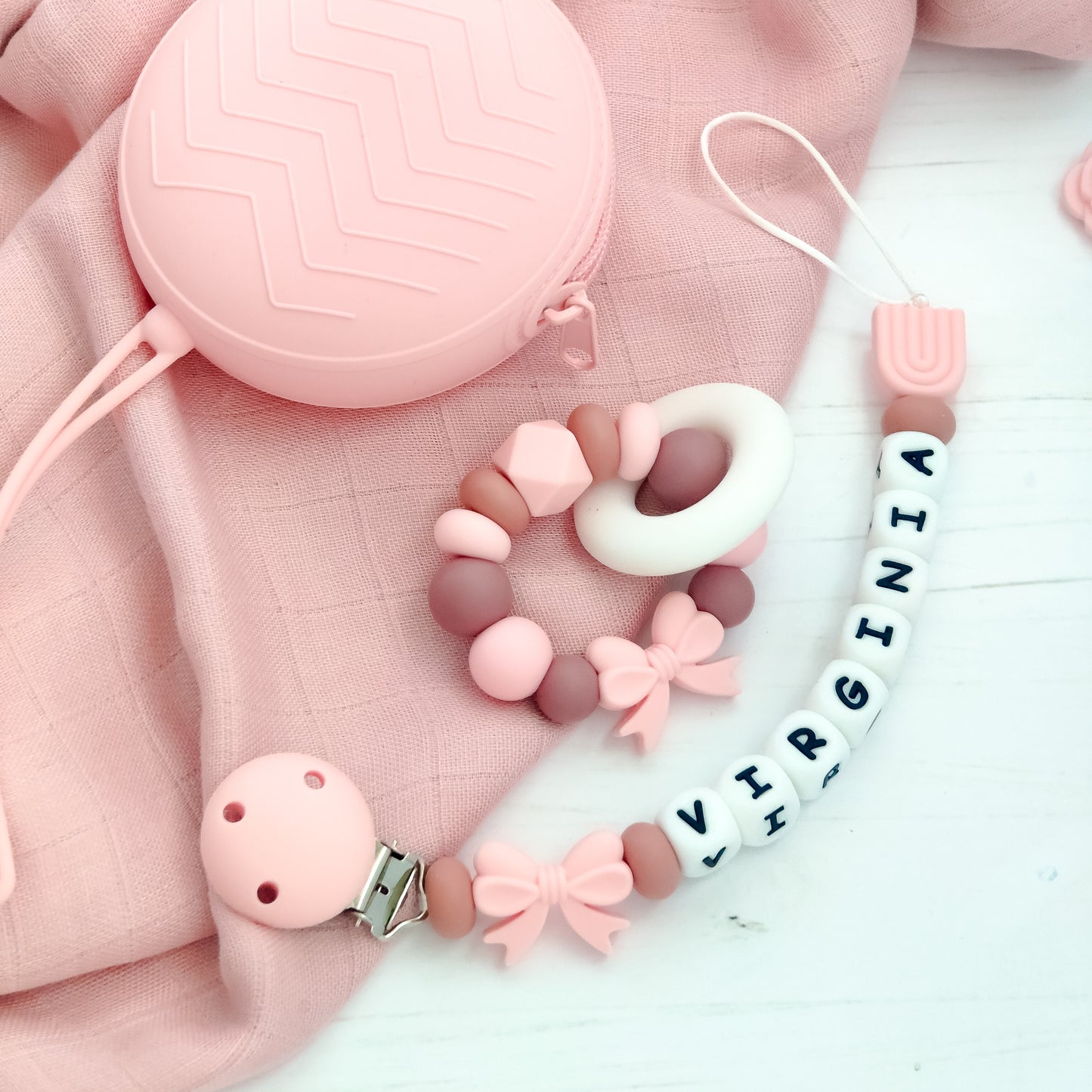 catenella porta ciuccio rosa personalizzato con nome