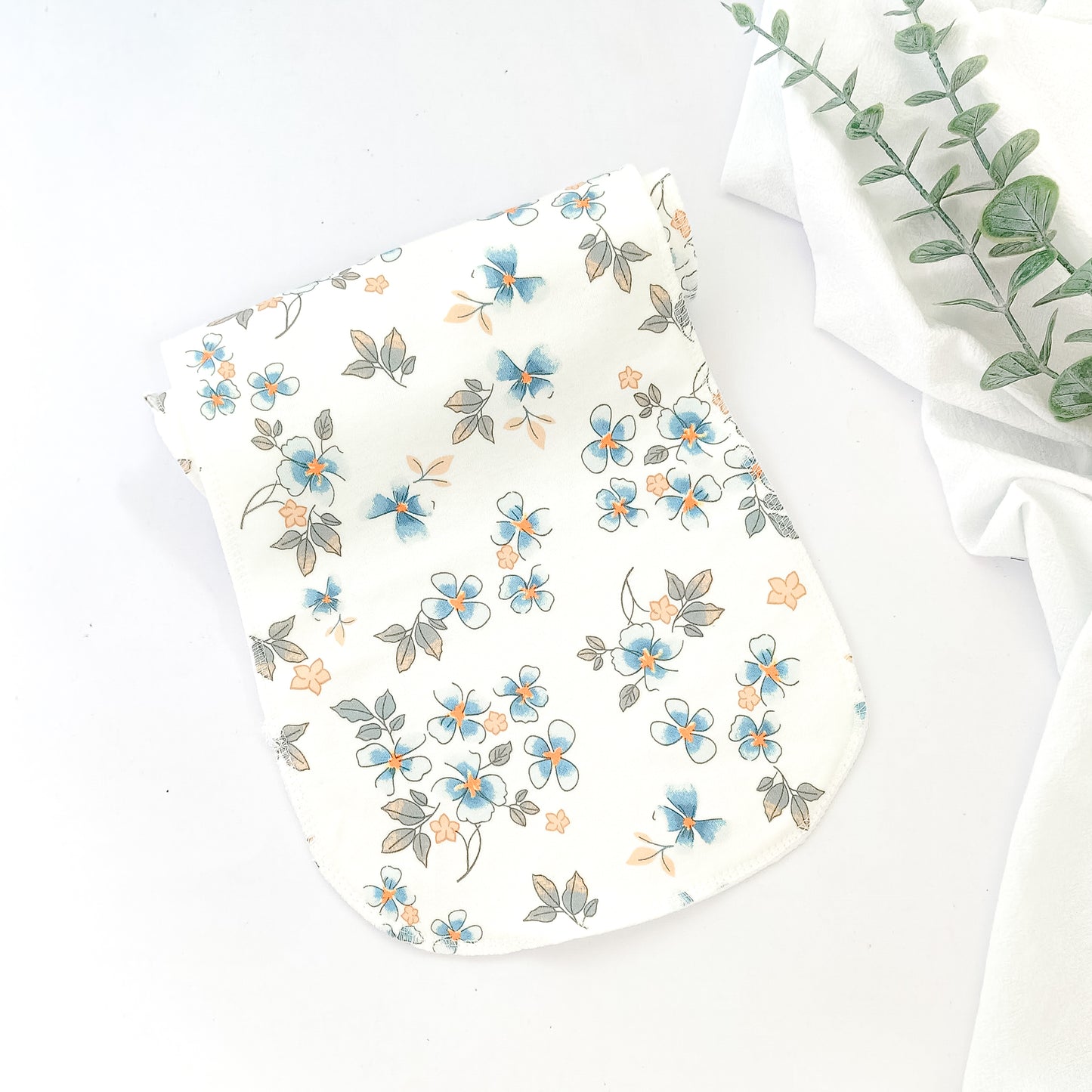 Set di 5 salviette in cotone con stampa di fiori e farfalle, morbide e assorbenti, perfette per proteggere vestiti, SKU: 12345