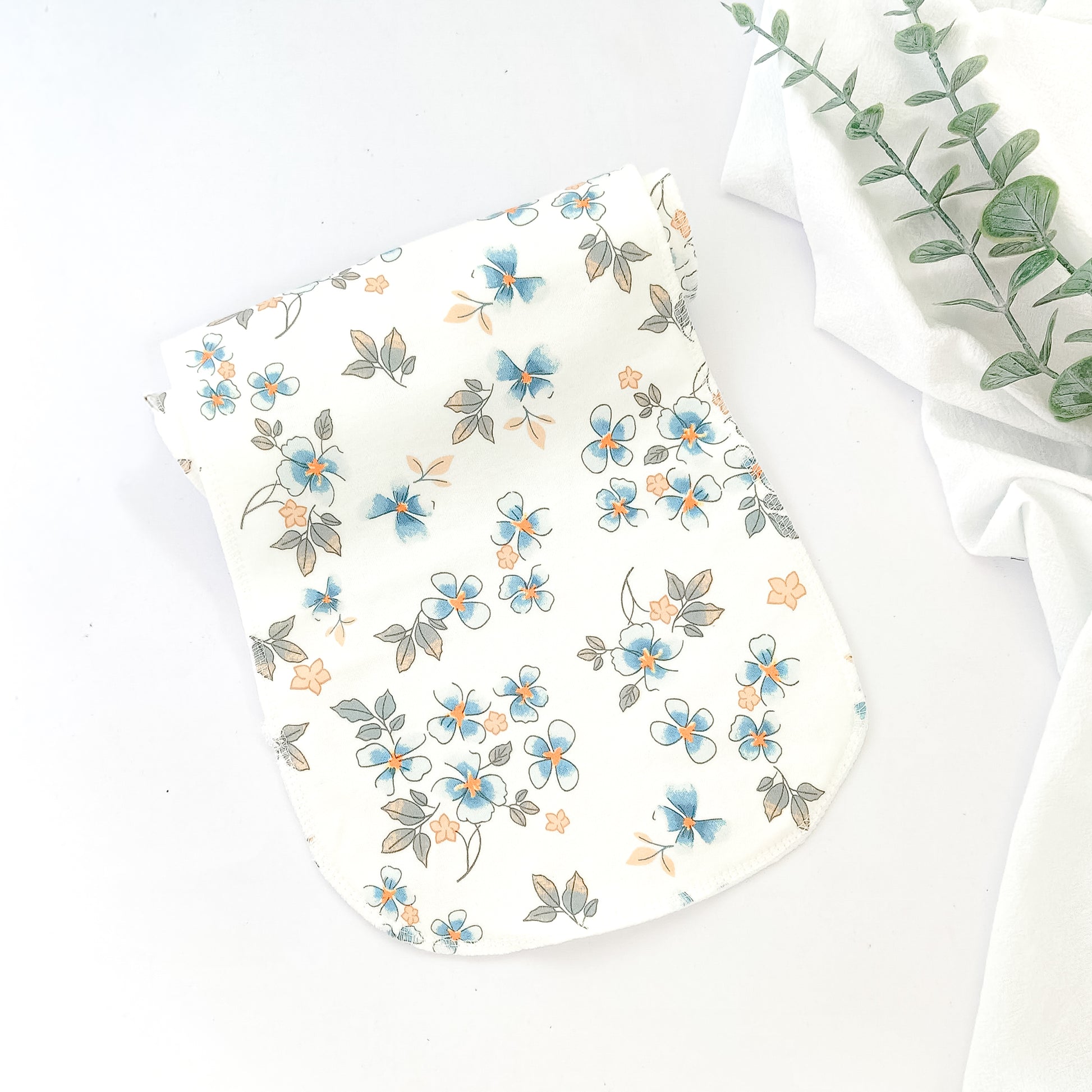 Set di 5 salviette in cotone con stampa di fiori e farfalle, morbide e assorbenti, perfette per proteggere vestiti, SKU: 12345