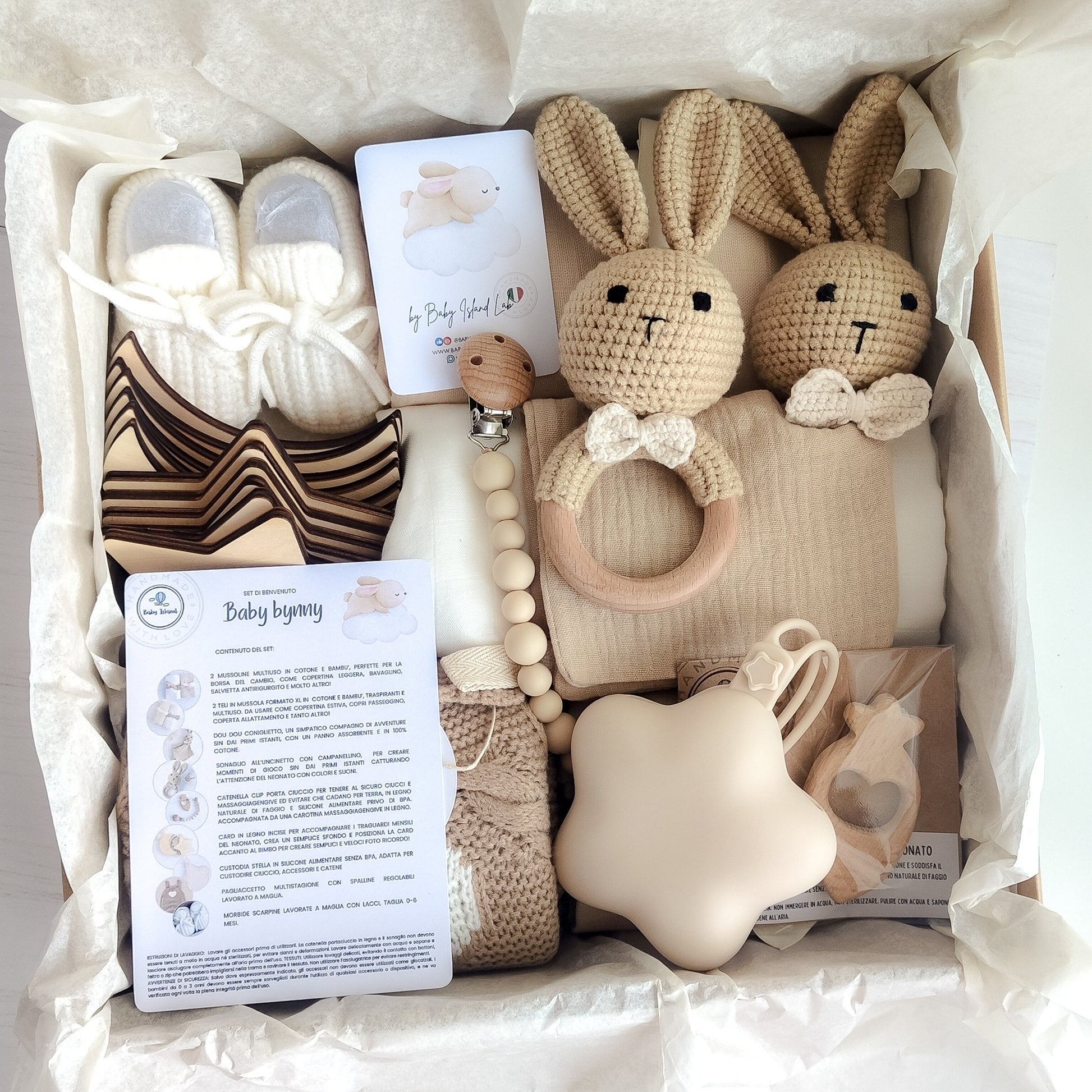 set neonato unisex a tema coniglietto con tanti accessori neonato sonaglio, dou dou, mussole